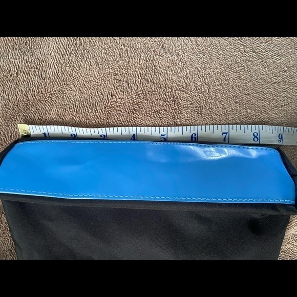 Lancôme Cosmetics Bag - Picture 5 of 7